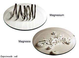 KEMISK FÖRÄNDRING Ex: Om man värmer magnesium, börjar magnesiumet brinna och omvandlas till ett helt nytt ämne. Magnesiumoxid har bildats.
